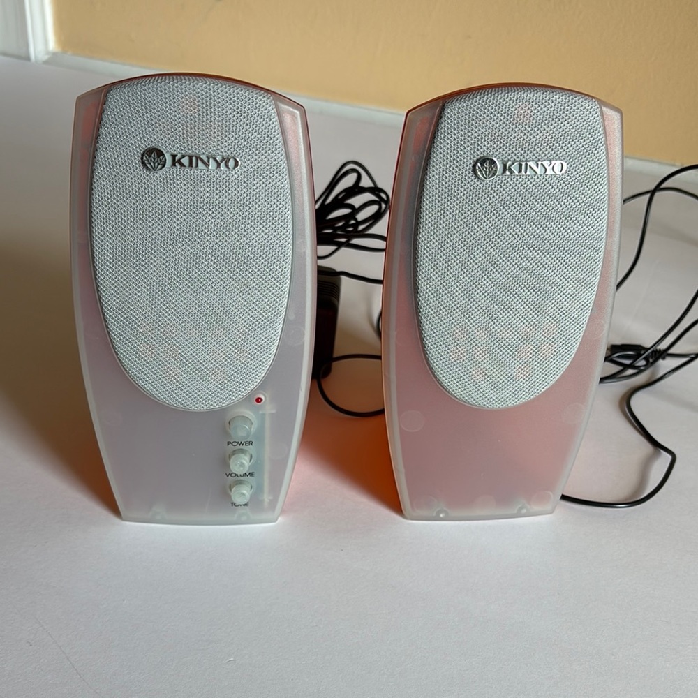 Kinyo speakers, model 390 P-018